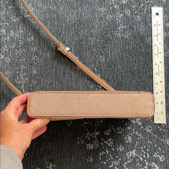 Kate Spade Glittery Gold Crossbody Bag EUC - Picture 3 of 4